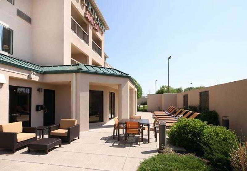 Courtyard By Marriott Topeka Eksteriør bilde