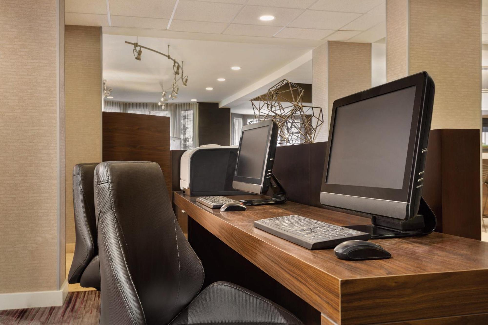 Courtyard By Marriott Topeka Eksteriør bilde