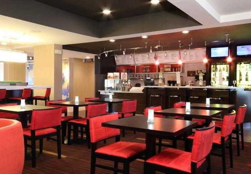 Courtyard By Marriott Topeka Restaurant bilde